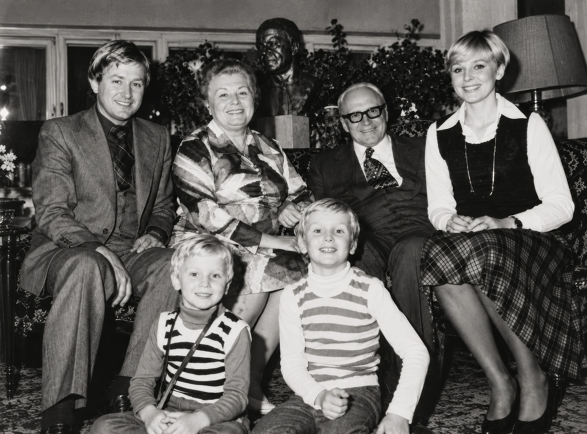 Family portrait of Eugen and Herta Suchoň with their daughter Danica, son-in-law Peter and two grandsons